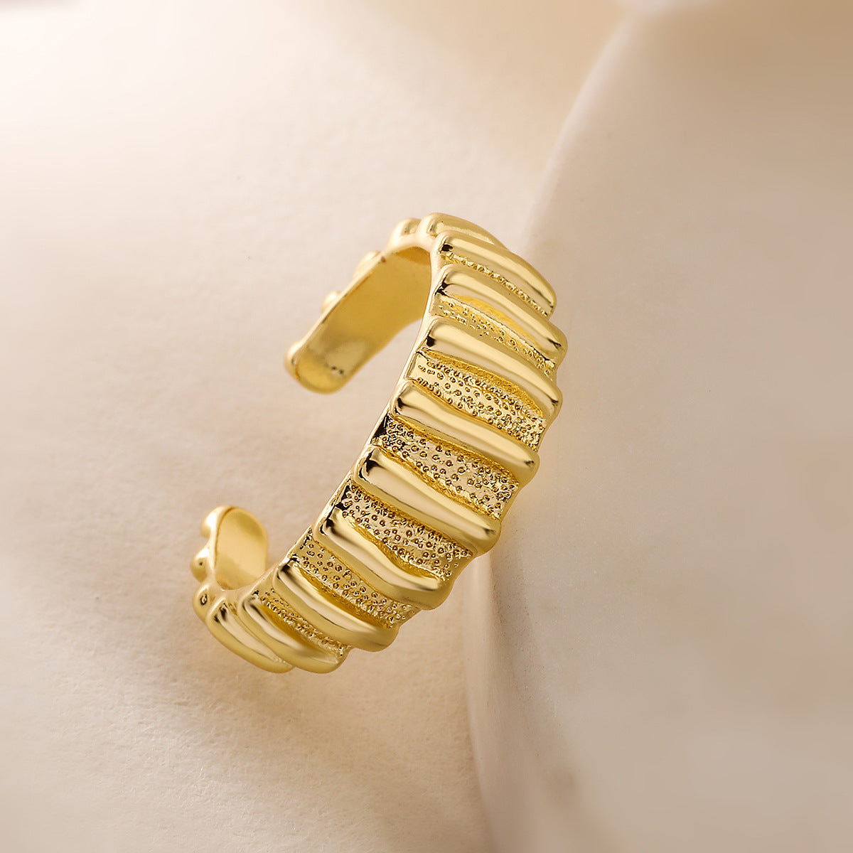 Anello aperto geometrico minimalista in rame placcato oro 18K da donna