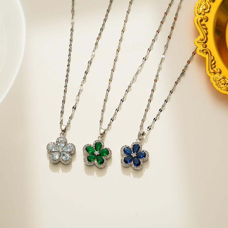 Collar con colgante geométrico floral minimalista para mujer, cadena con medallón de acero titanio con incrustaciones de diamantes de imitación y chapado al vacío