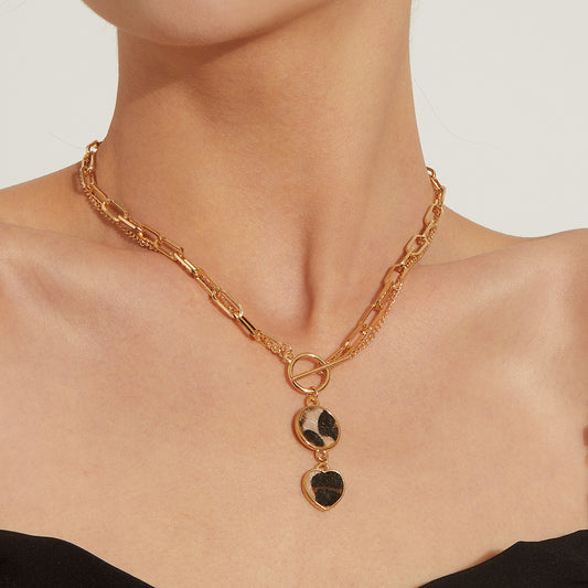 Collana da donna a cuore in lega con stampa leopardata alla moda, con catena a maglie di bambù placcate