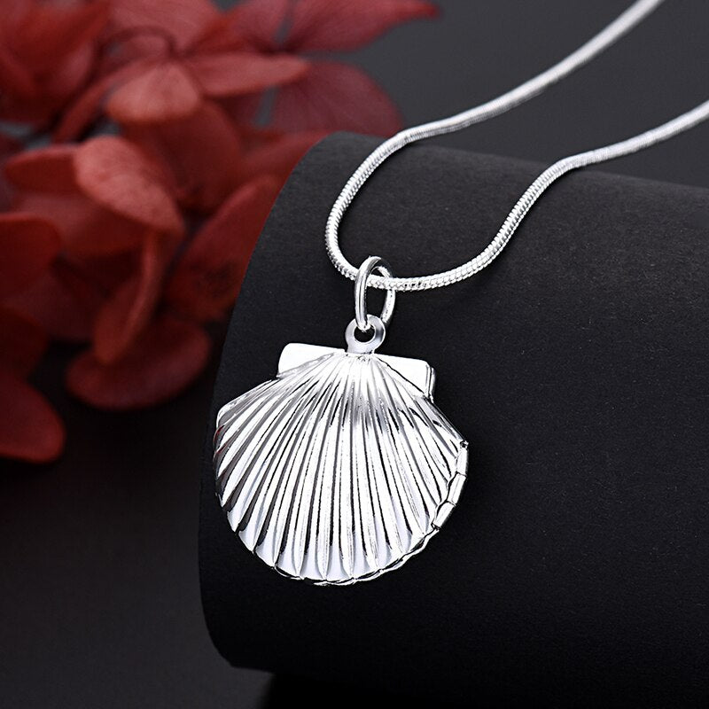 Natural Style Heart-Shaped Stainless Steel Necklace with Titanium Steel Pendant and Polished Finish for Women