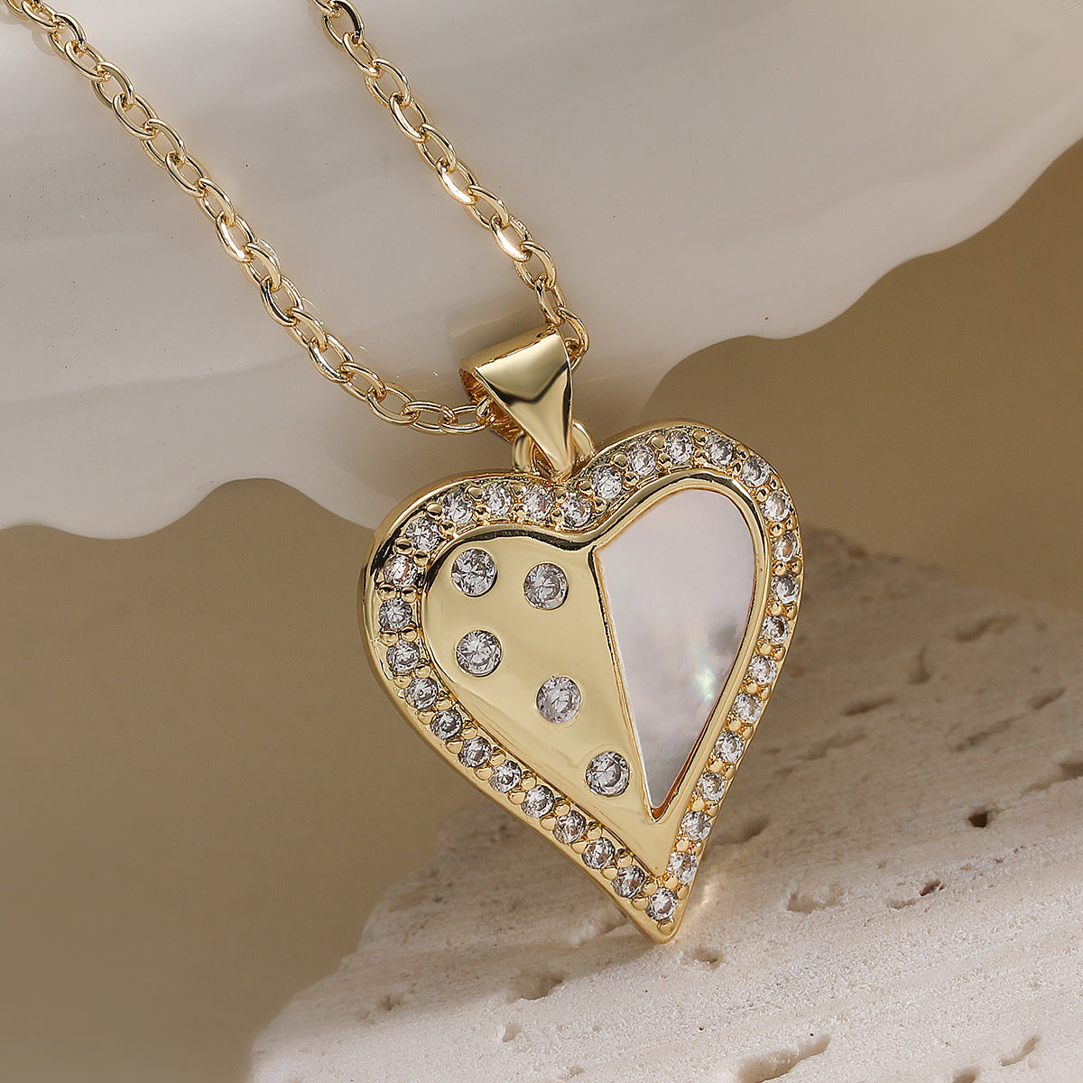Minimalist Elegant 18K Gold Plated Brass Heart Pendant Necklace with Cubic Zirconia for Women
