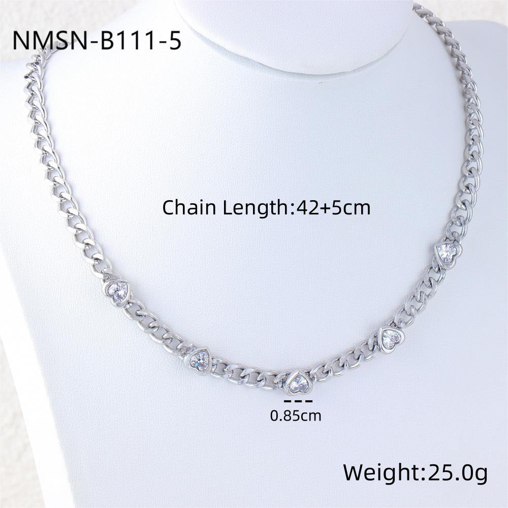 Collana Minimalista a Cuore in Acciaio al Titanio da Donna con Placcatura in Oro 18K e Intarsio di Zirconi Colorati