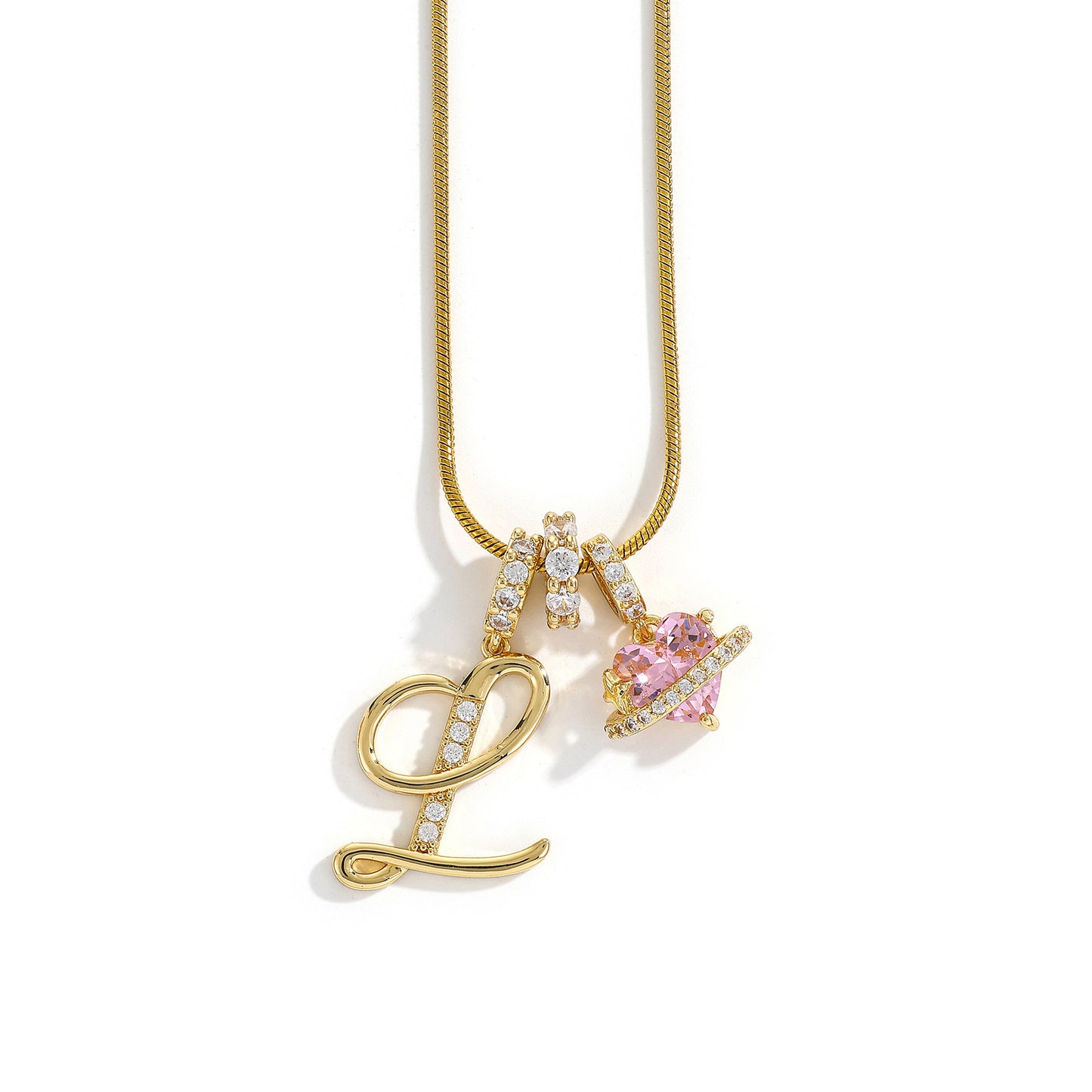 Collana con ciondolo a lettera minimalista in rame con intarsio di zirconi dal design geometrico per donna