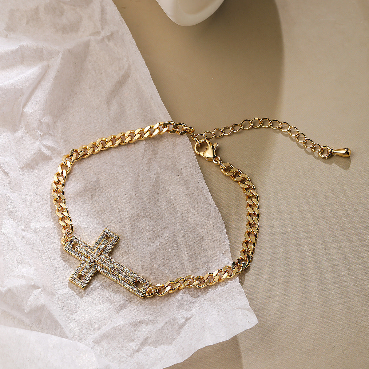 European American Light Luxury 18K Gold Plated Copper Micro-Paved Zircon Cross Geometric Cuban Chain Bracelet for Women