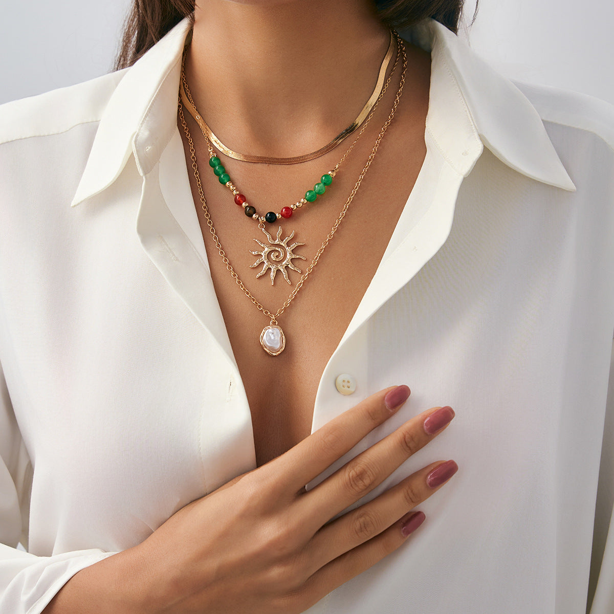 Fashionable Geometric Sun Pendant Plated Alloy Snake Chain Necklace for Women