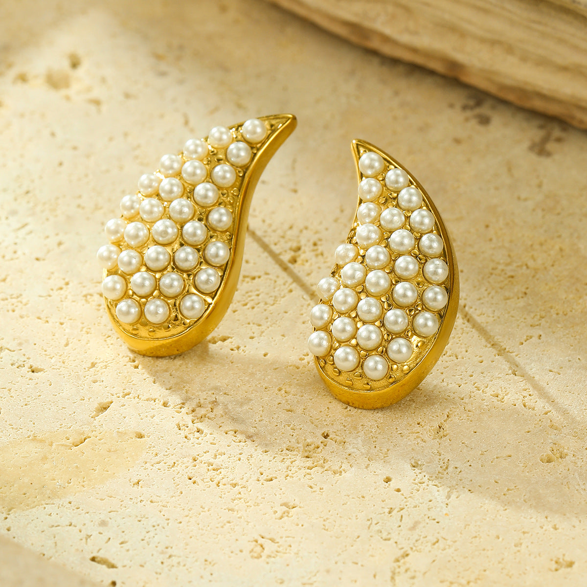 Pendientes de acero inoxidable con forma de gota de agua estilo vintage, chapados en oro de 18 quilates y con perlas incrustadas