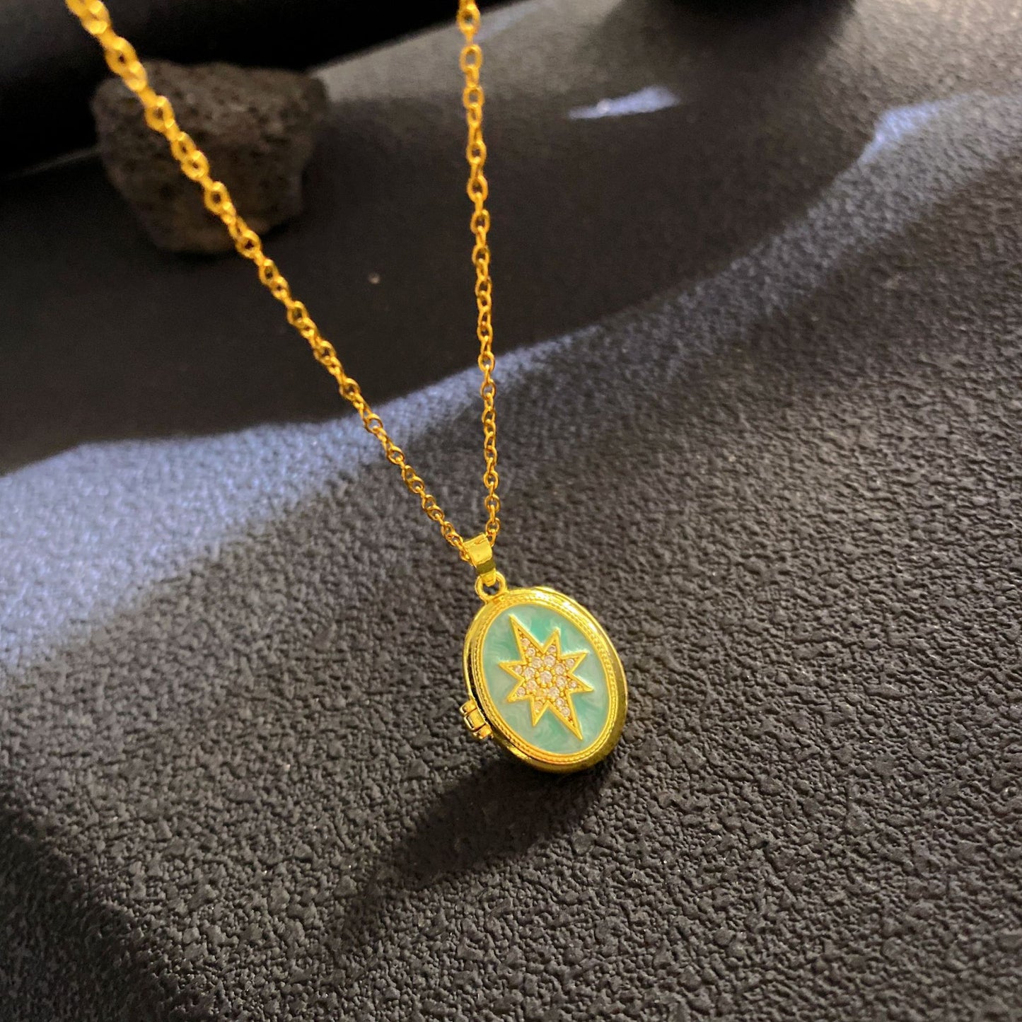Vintage Elegant Geometric Leaf Teardrop Drip Oil Cubic Zirconia Necklace with 18K Gold Plated Brass Pendant on Titanium Steel Cable Chain for Women