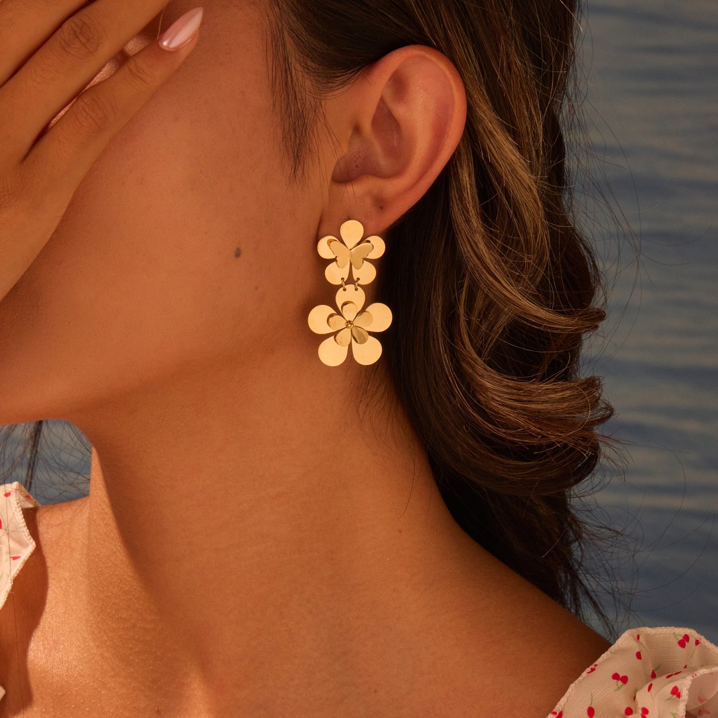 Pendientes de Mariposa Floral de Moda en Acero Inoxidable con Chapado de Oro de 18K para Mujer