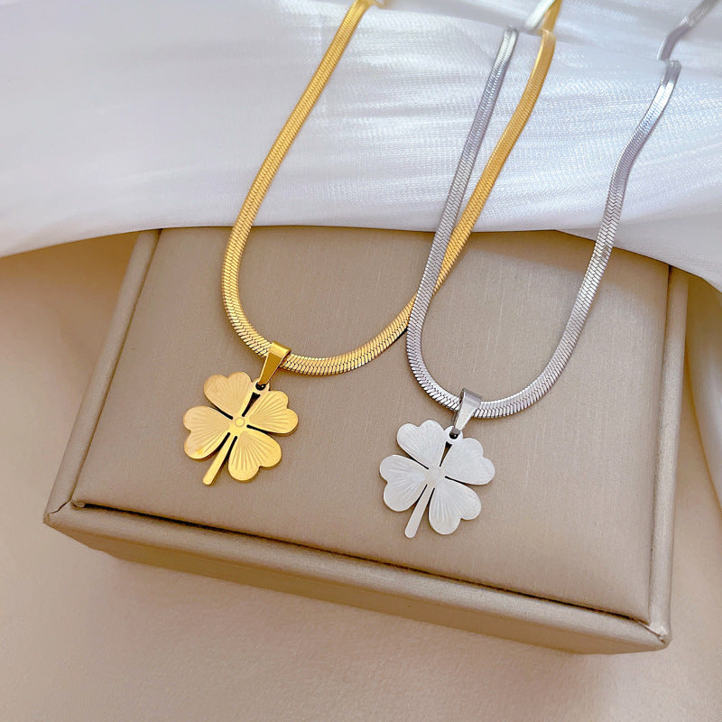 Collana a catena con ciondolo a quadrifoglio in acciaio al titanio, stile minimalista, placcata oro, per donna e uomo