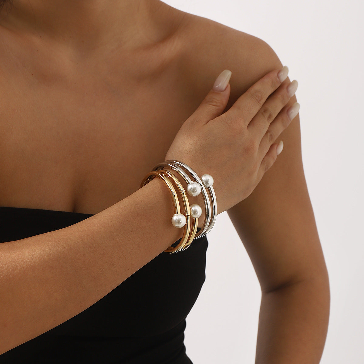 Pulsera de perlas multilazos de inspiración vintage para mujer, con cuerpo de aleación y chapado en oro, diseño ligero de muelle