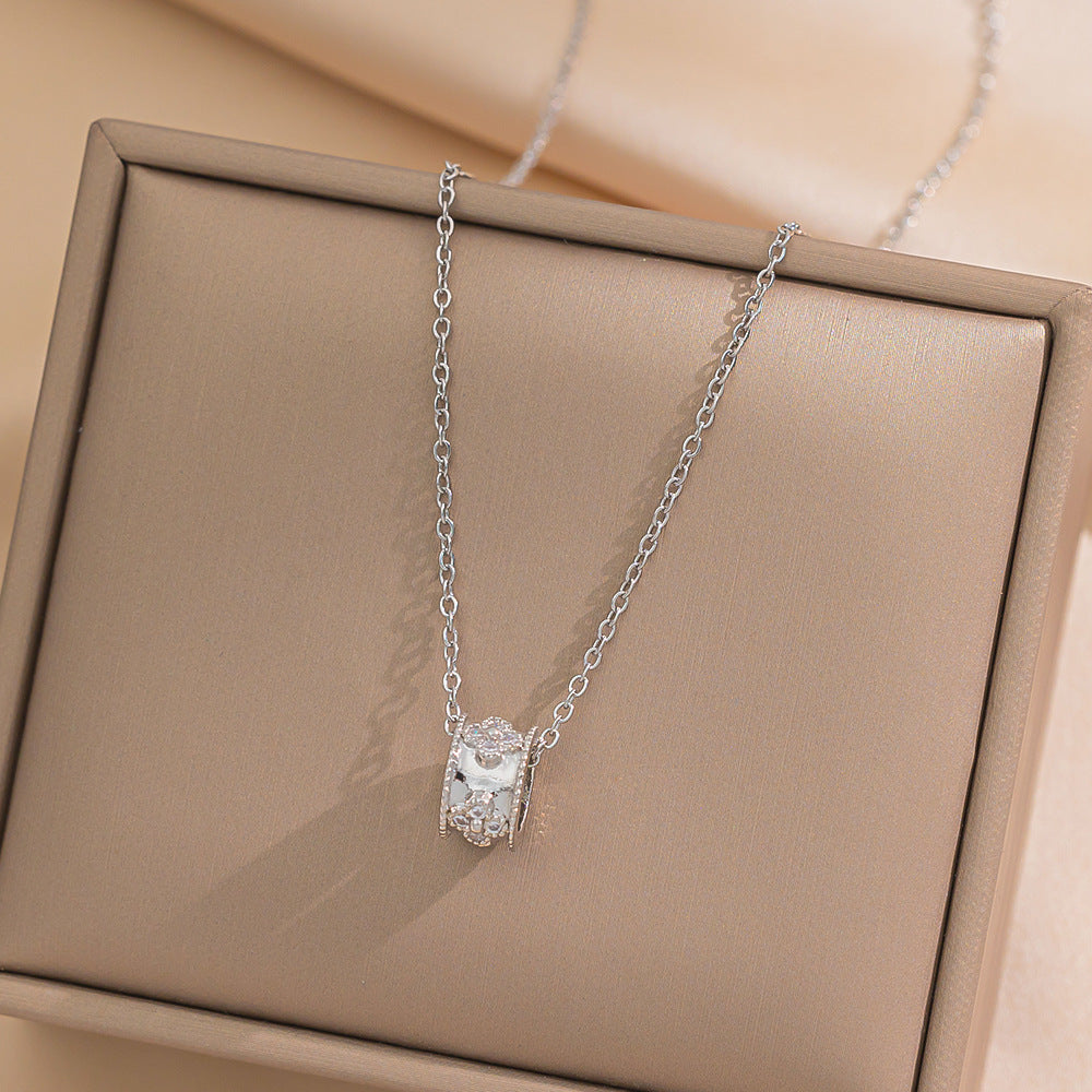 Minimalist Geometric Titanium Steel Necklace for Women with Gold Plating Locket Chain Fashion Accessory