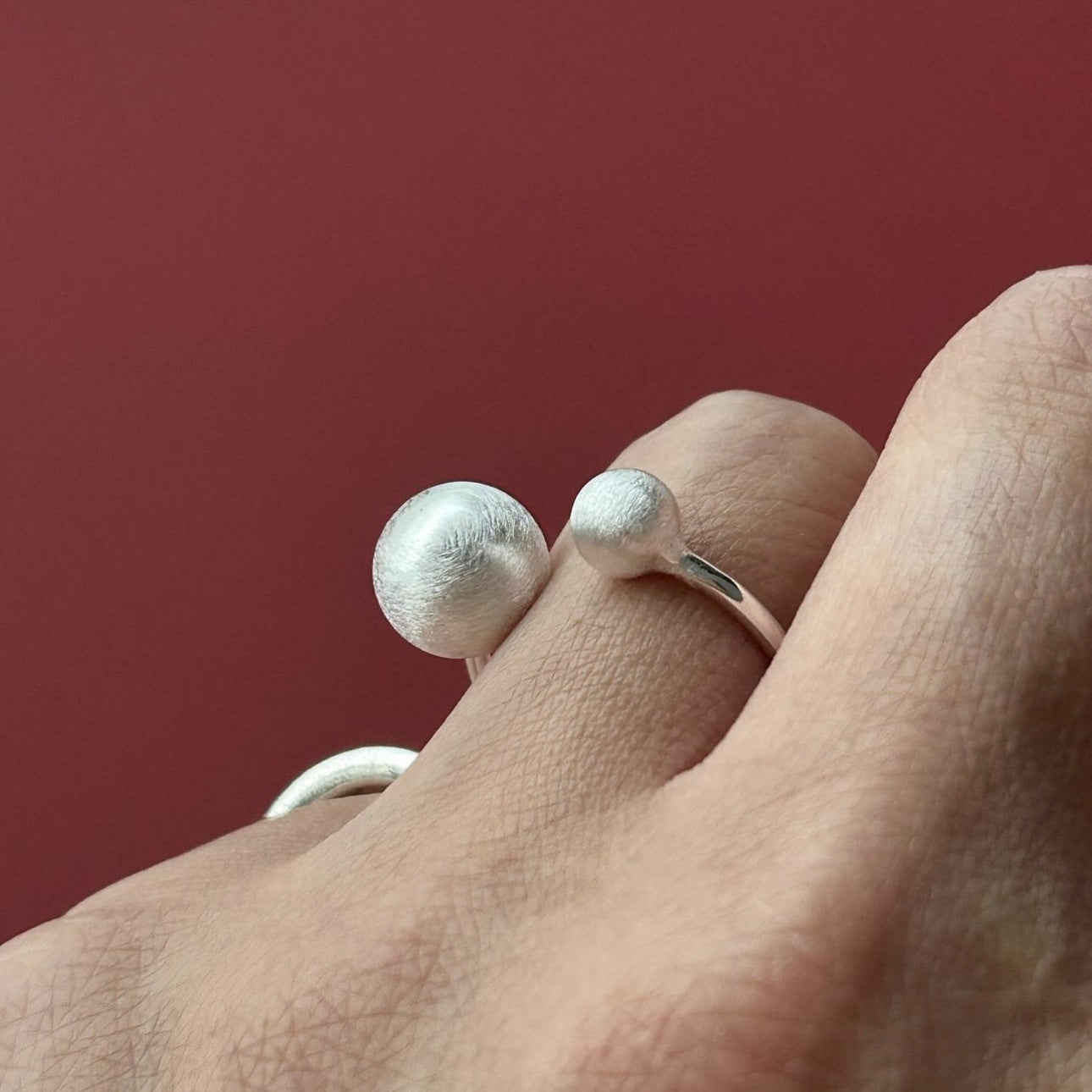 Minimalist Heart-Shaped 925 Sterling Silver Textured Round Bead Ring for Women
