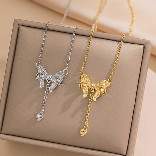 Collar con colgante de corazón, borla y nudo minimalista para mujer, de acero titanio con chapado al vacío y cadena de serpiente