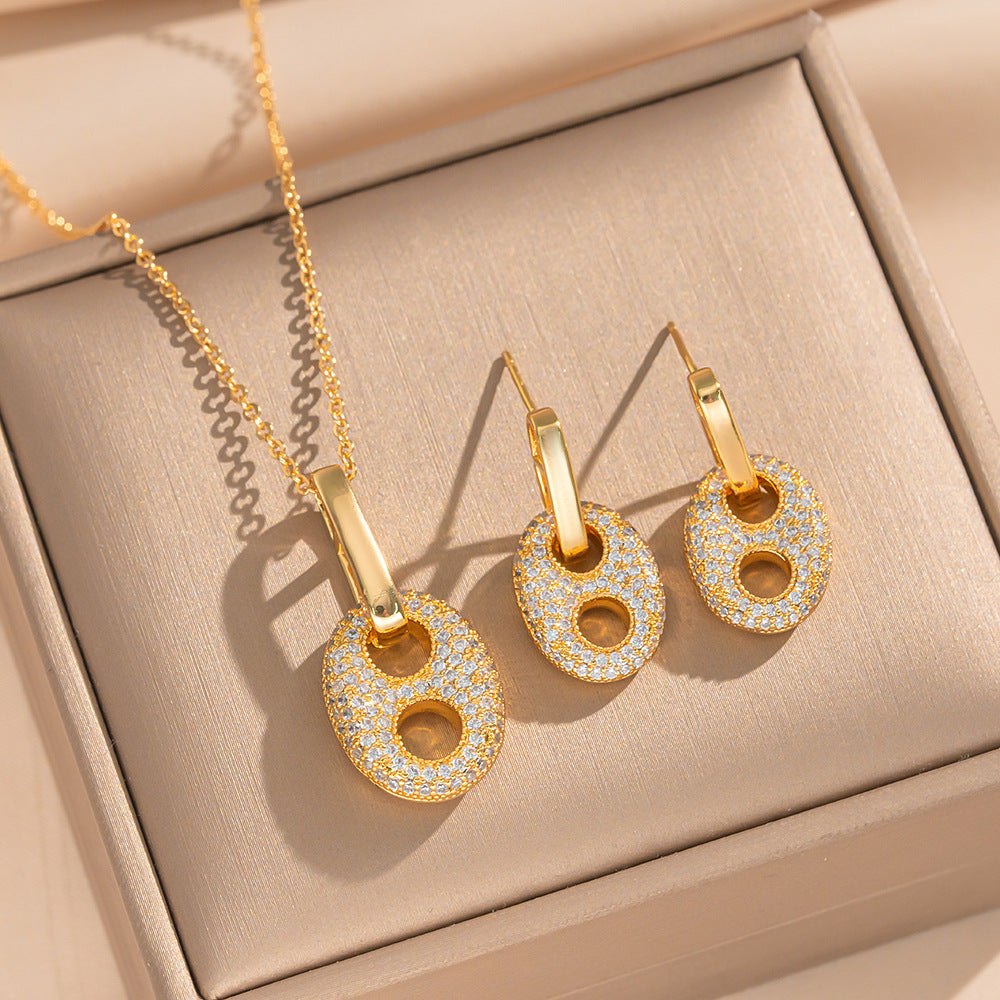 Set di Collana e Orecchini con Ciondolo a Goccia a Cuore Minimalista di Lusso in Acciaio al Titanio con Intarsi di Strass e Placcatura in Oro su Catena a O