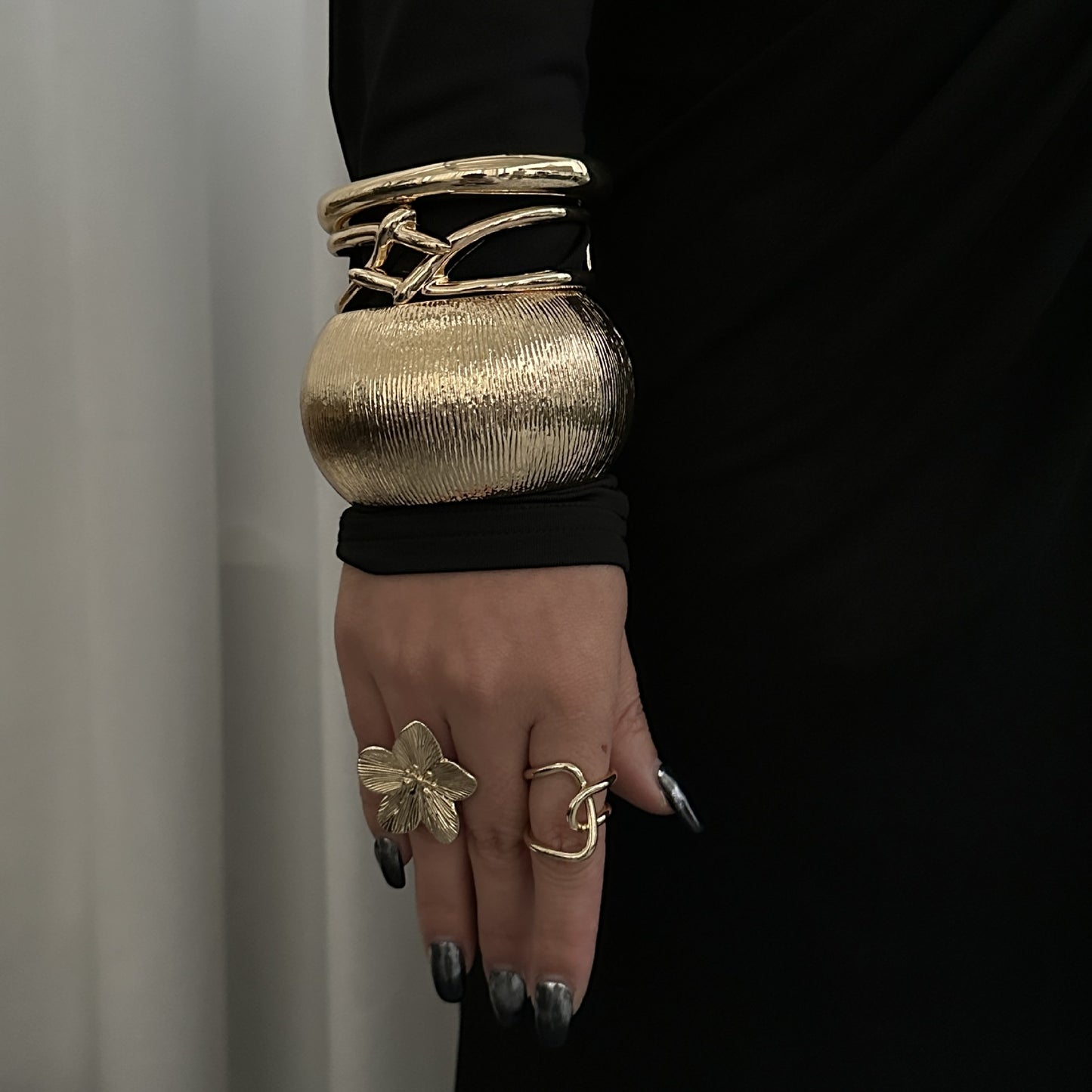 Set di bracciali a polsino placcati in lega geometrica per impieghi gravosi