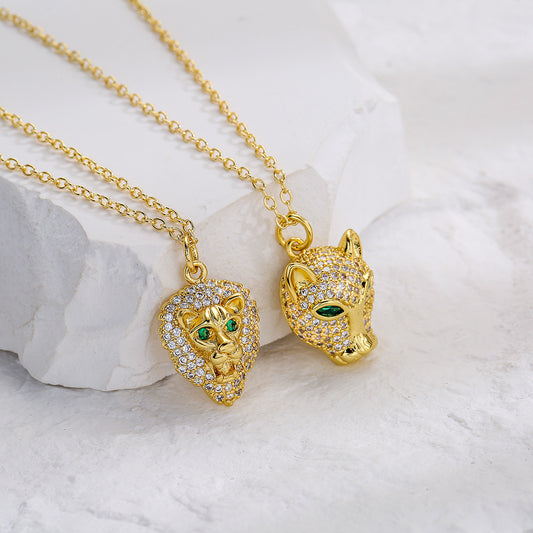 Collana con ciondolo a testa di leone geometrica in rame con placcatura in oro vero e intarsio di zirconi per uno stile hip hop unisex