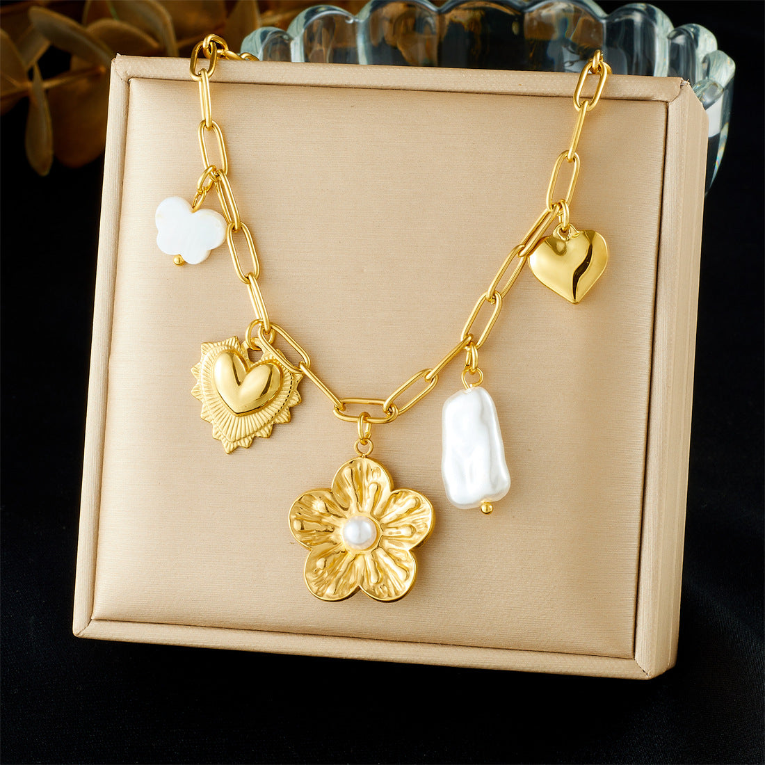Gold Plated Stainless Steel Geometric Heart Floral Pendant Necklace with Imitation Pearl Curb Chain for Women