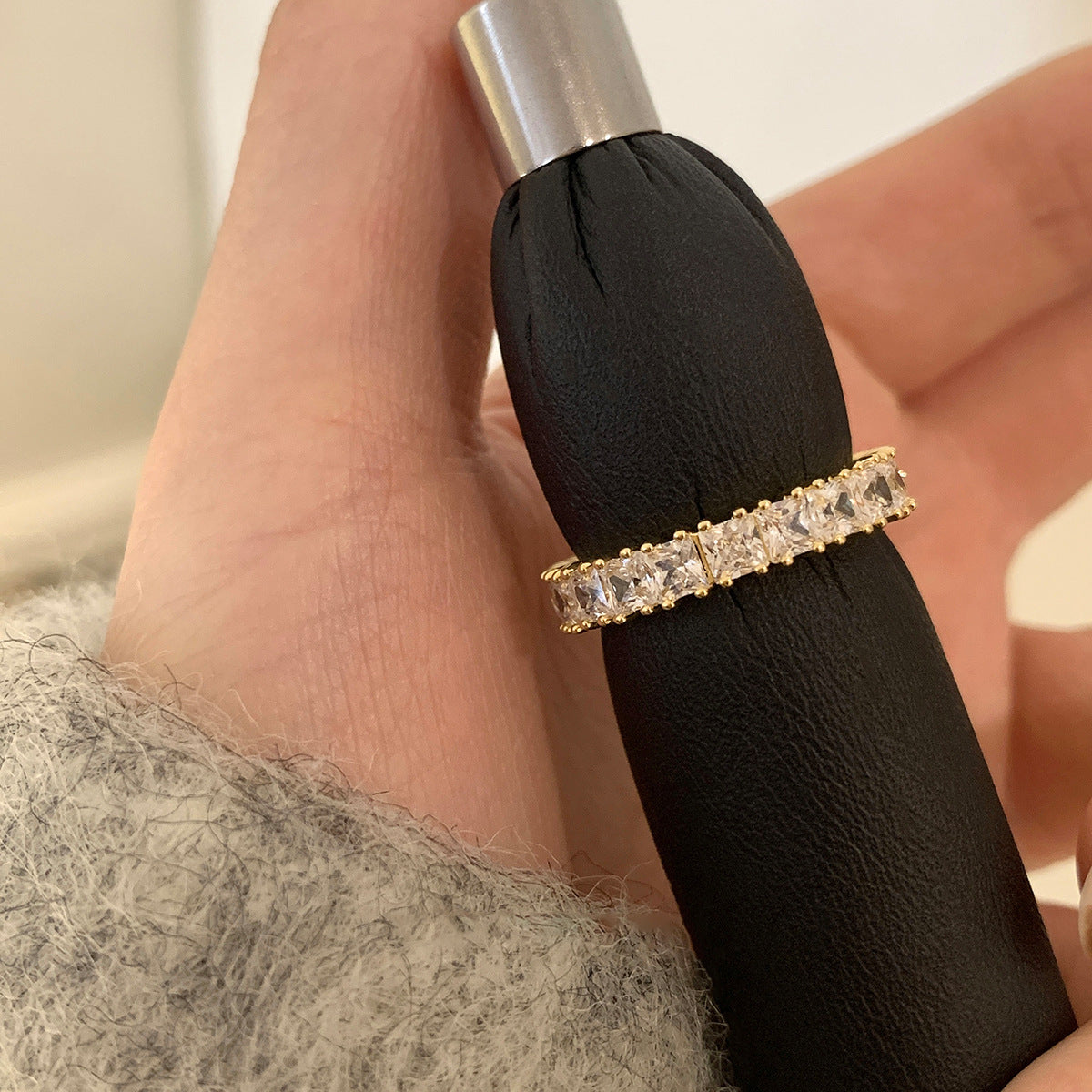 Anello regolabile da donna in zirconi quadrati con geometria in stile vintage, in rame con estetica retrò artistica