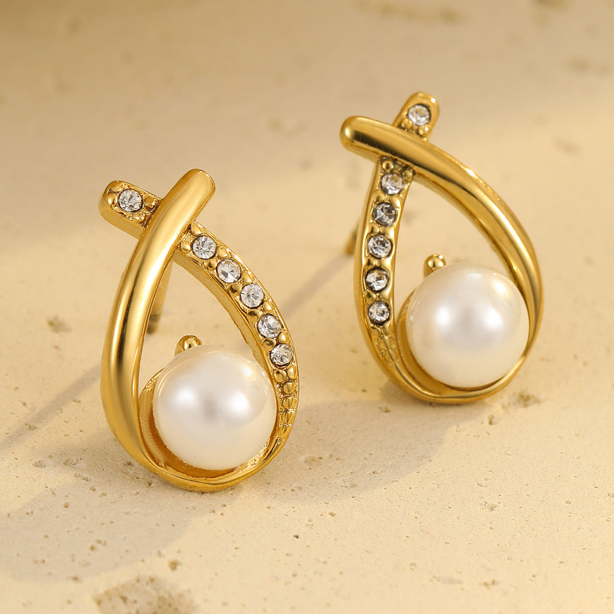 Pendientes de acero inoxidable geométricos minimalistas con incrustaciones de diamantes de imitación y detalles de perlas para mujer