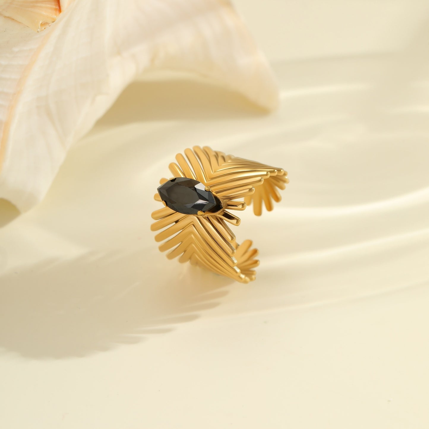 Anillo de acero titanio geométrico minimalista con incrustaciones de diamantes de imitación, banda abierta ajustable para mujer