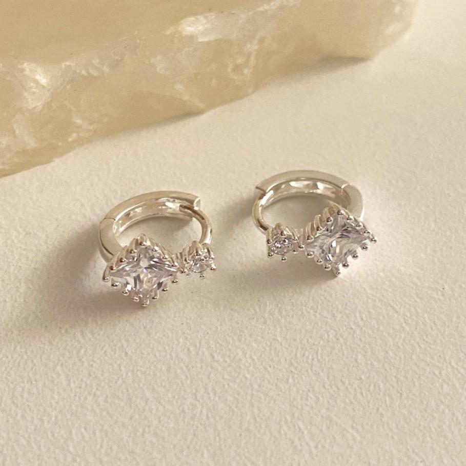 Pendientes de Tachuela Redondos Geométricos de Circonita Cúbica Chapados en Plata de Ley 925 Minimalistas para Mujer