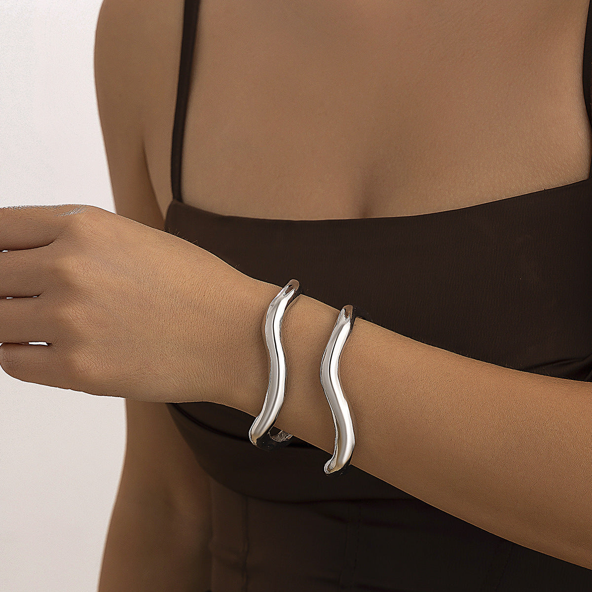 Irregular Textured Wrinkled Lava-Style Alloy Bracelet for Women with Electroplated Finish