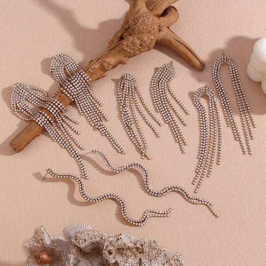Orecchini alla Moda Geometrici in Acciaio al Titanio con Placcatura in Oro 18K, Accento in Zircone, Design Pendente ad Arco per Abiti da Sera