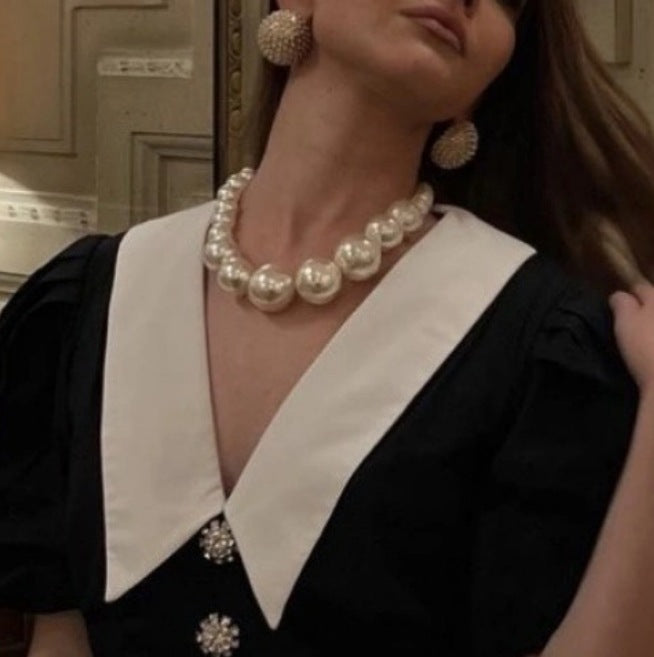 Collana da donna vintage bohémien con catena a sfera di perline in resina con forme geometriche