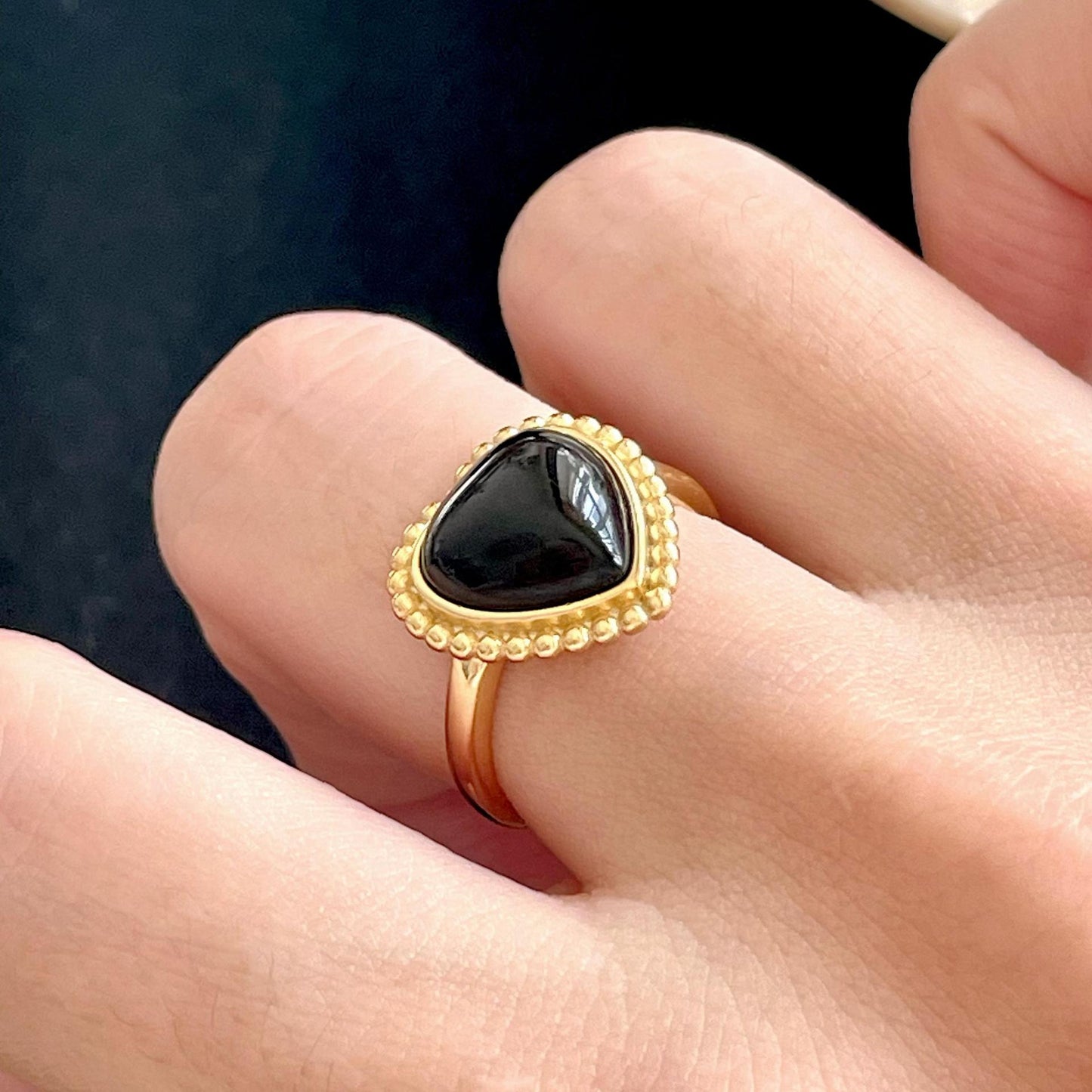 Anello a Cuore Minimalista in Argento Sterling S925 con Intarsio in Agata Nera e Rivestimento in Resina da Donna