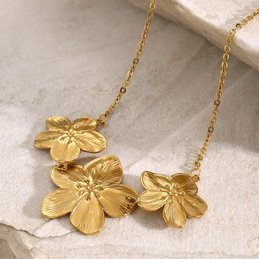Elegant French Style 18K Gold Plated Stainless Steel Three Flower Pendant Necklace O-Chain