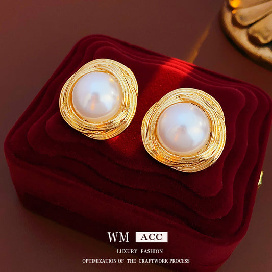Orecchini a Perno Geometrici Vintage in Metallo con Accenti di Perle Rotonde e Perni Placcati Argento da Donna