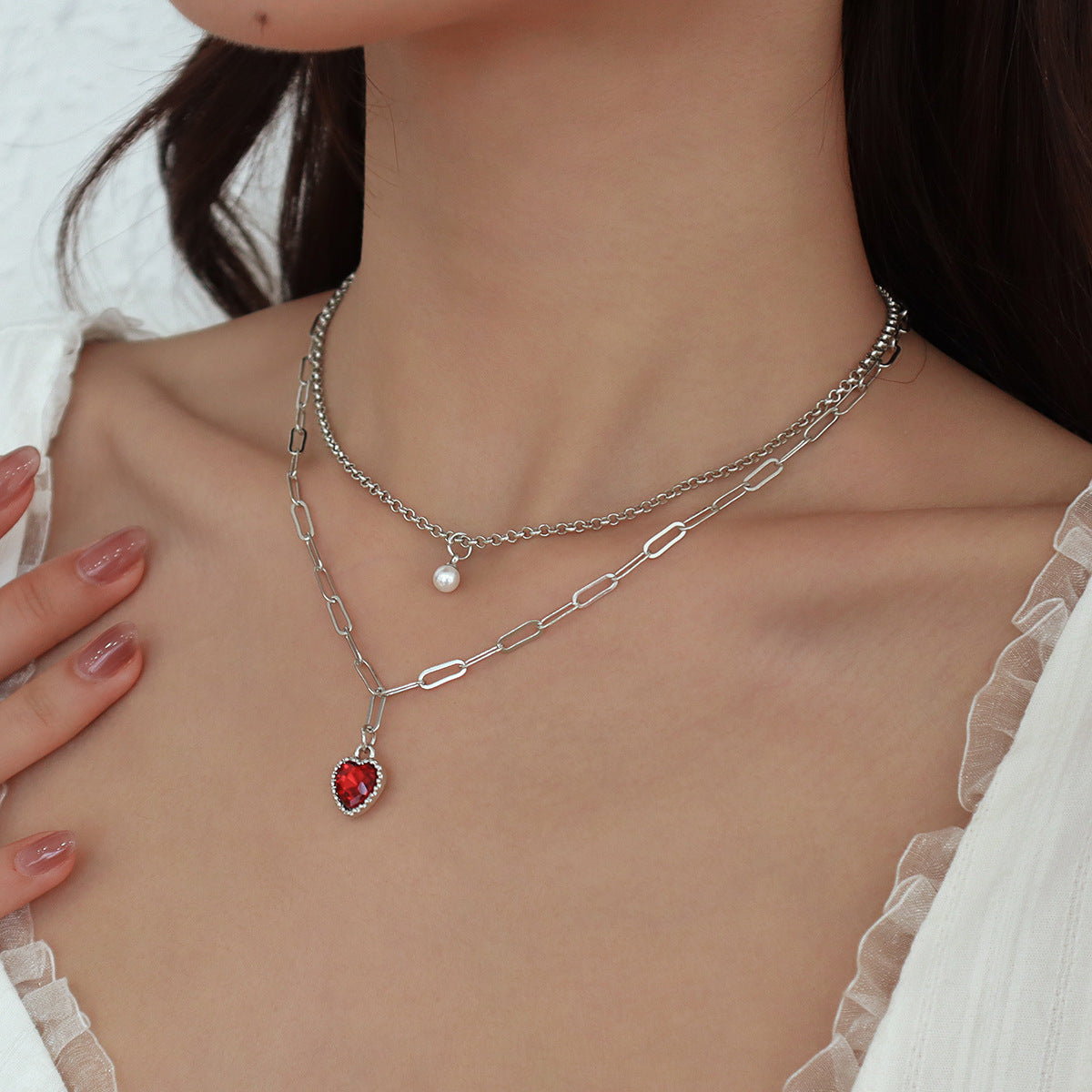 Collar de perlas geométrico minimalista con cadena de aleación chapada en oro para mujer, diseño de doble capa hasta la clavícula