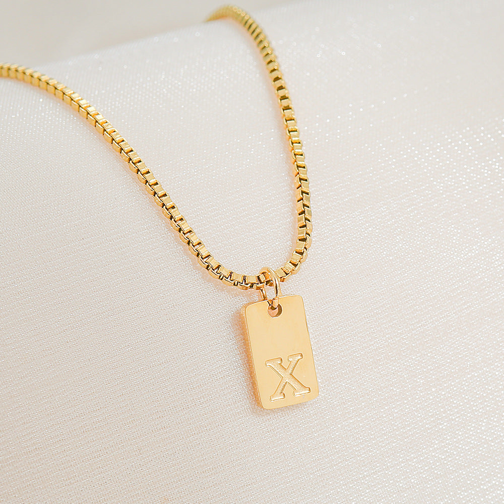 Collar con colgante de letra geométrica minimalista de acero inoxidable con baño de oro de 18 quilates para mujer