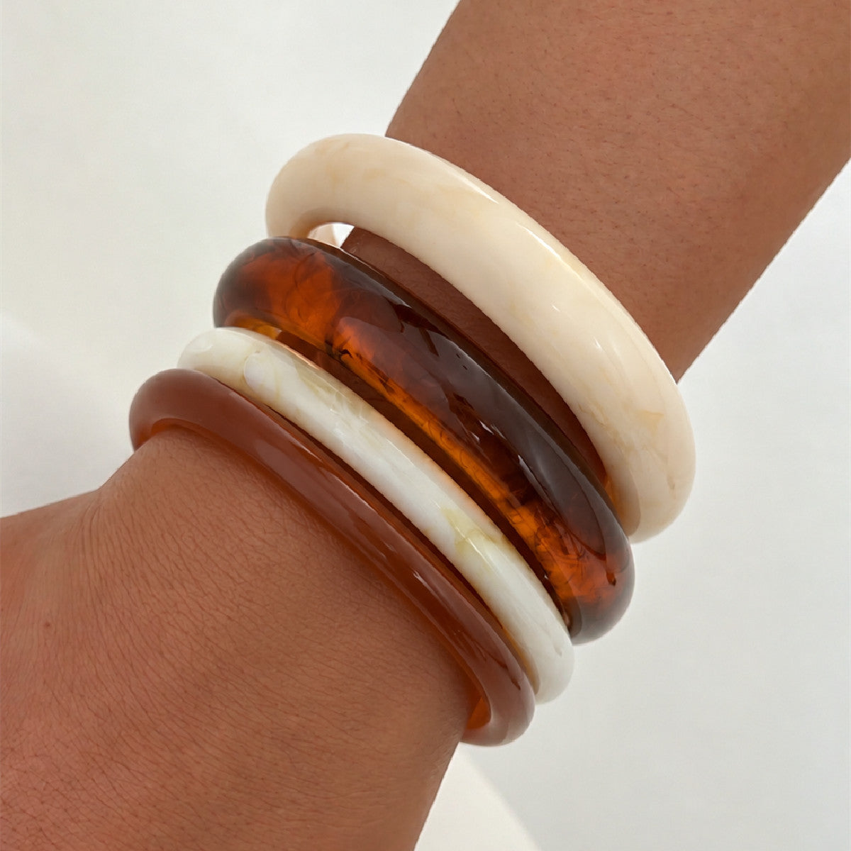 Fashion Gradient Geometric Resin Bangle Bracelet