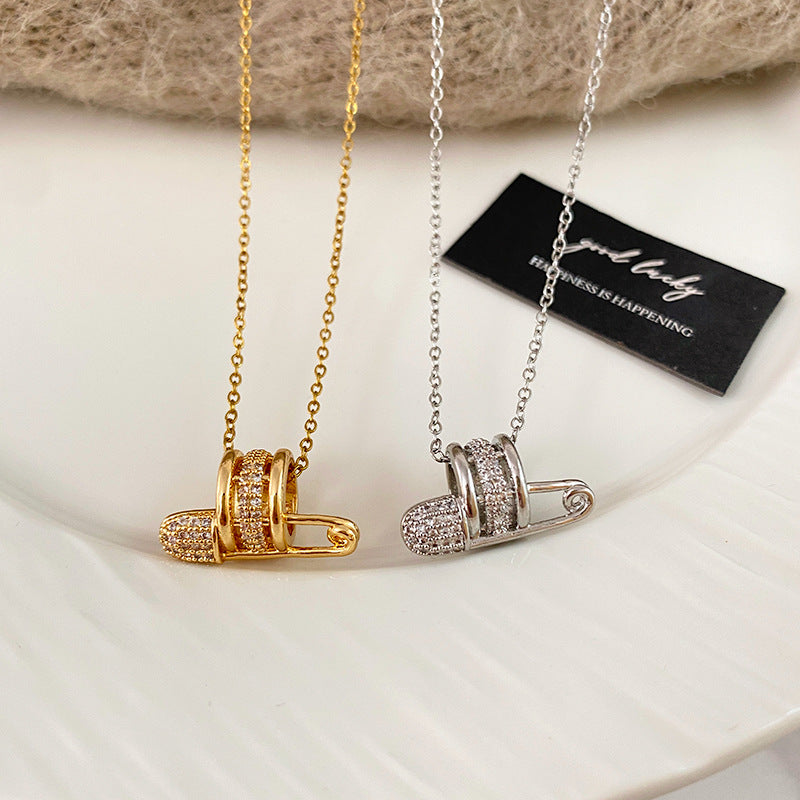 Elegant Luxury Full Rhinestone Geometric Safety Pin Pendant Titanium Steel Necklace for Unisex