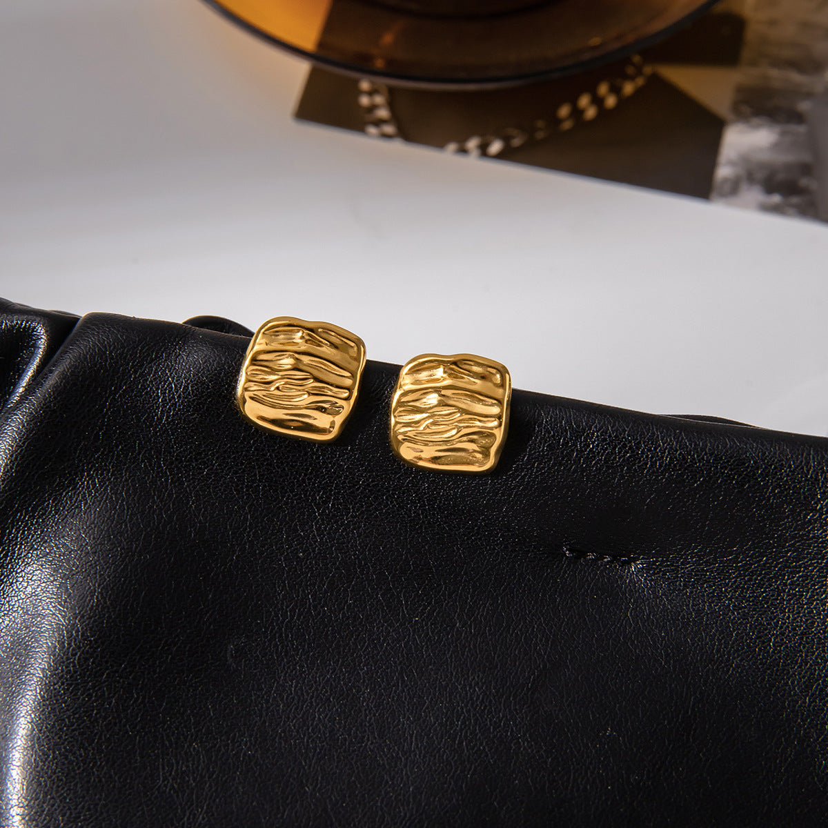 Pendientes de acero inoxidable de tuerca, minimalistas, cuadrados y geométricos, con textura martillada y acabado chapado para mujer