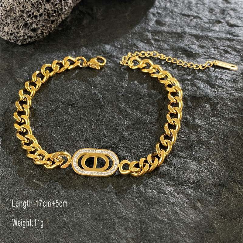 Original Design Heart and Butterfly Shaped Titanium Steel Bracelet with Gold Plating Cuban Chain for Women