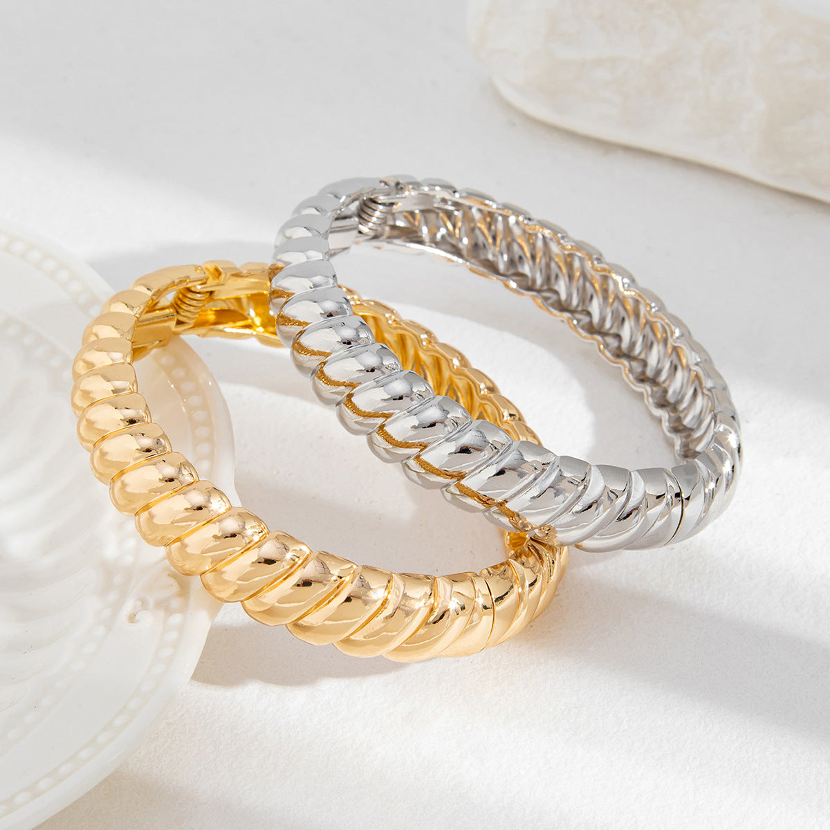 Minimalist Plated Zinc Alloy Textured Spring Bangle Bracelet