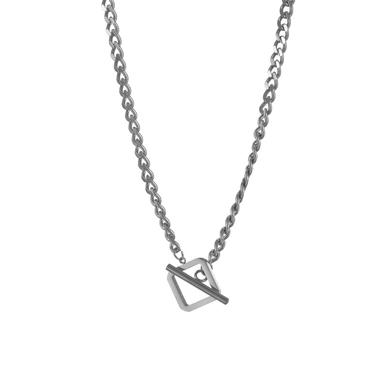 Collar minimalista geométrico de acero titanio chapado con cierre OT para estilo urbano de alta gama y streetwear unisex