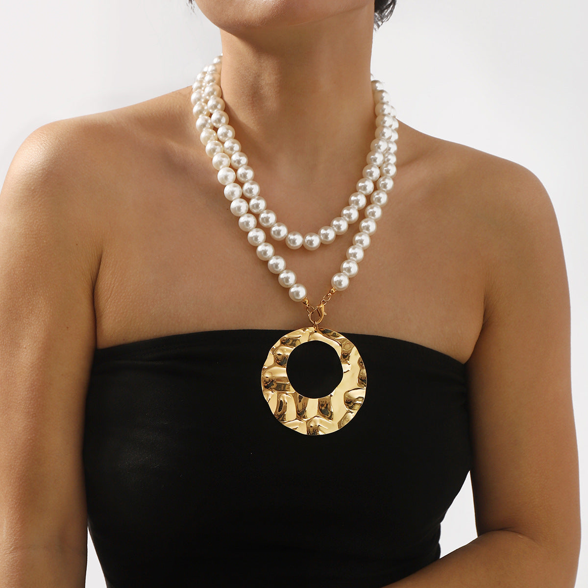 Collana multistrato geometrica minimalista con perle per donne con ciondolo in ferro placcato e catena di perle