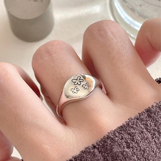 Anillo floral vintage de plata de ley 925 con acabado antiguo para mujer, diseño ovalado geométrico