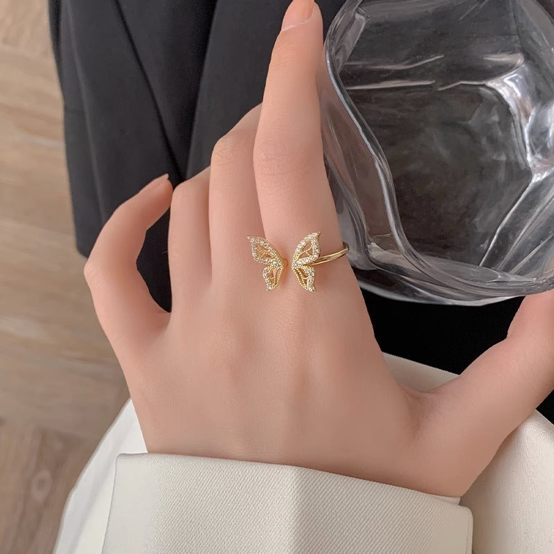 Anillo minimalista de nudo de lazo en tono dorado de acero de titanio con acabado chapado para el dedo índice, banda abierta ajustable