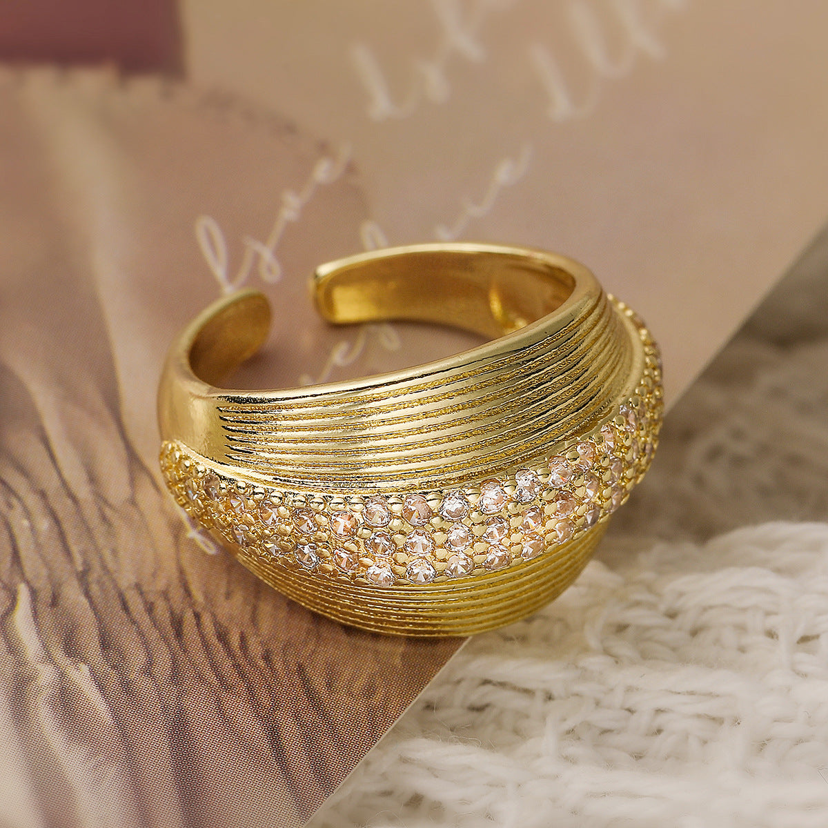 Anello geometrico minimalista color rame placcato oro 18K con zirconi micro-incastonati da donna