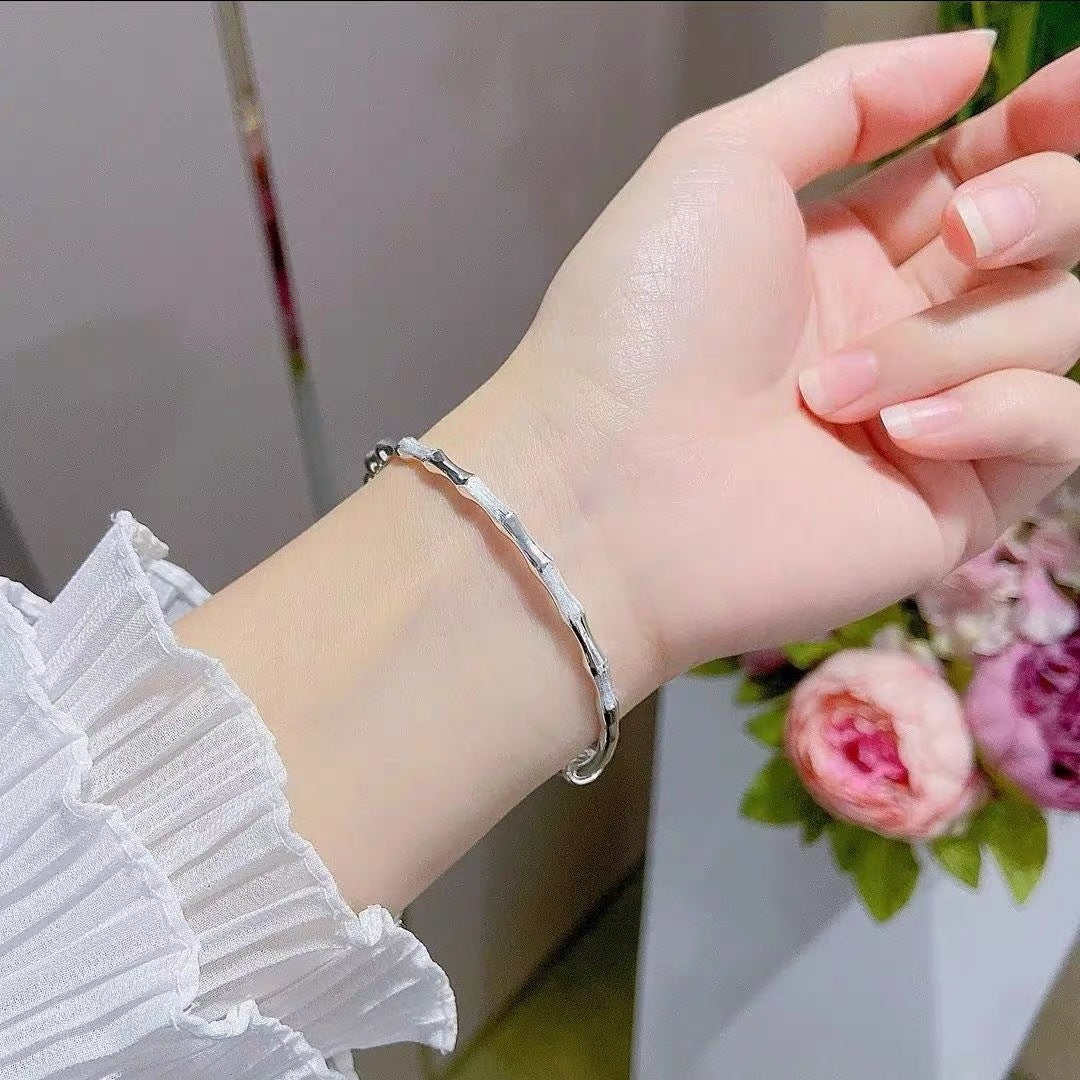 Retro Matte and Polished Alloy Bamboo Cuff Bracelet for Women with Adjustable Pull-Chain Design