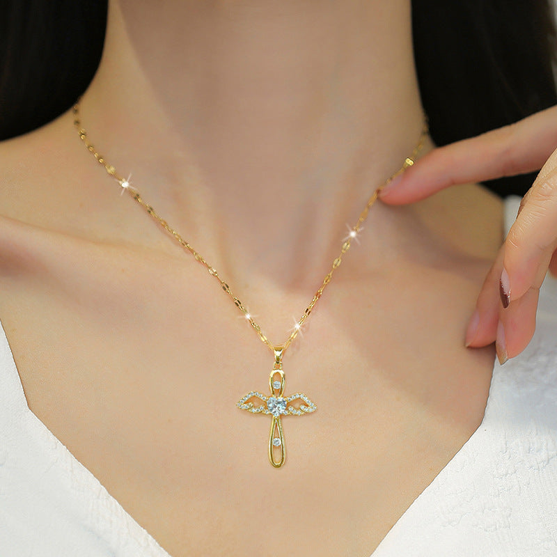Collana a croce geometrica di lusso in acciaio al titanio per donna con catena alla clavicola e intarsio di strass