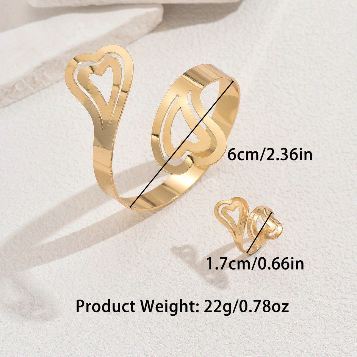 Conjunto de pulsera y anillo de aleación de zinc chapado en oro de 18 quilates con diseño de corazón para mujer
