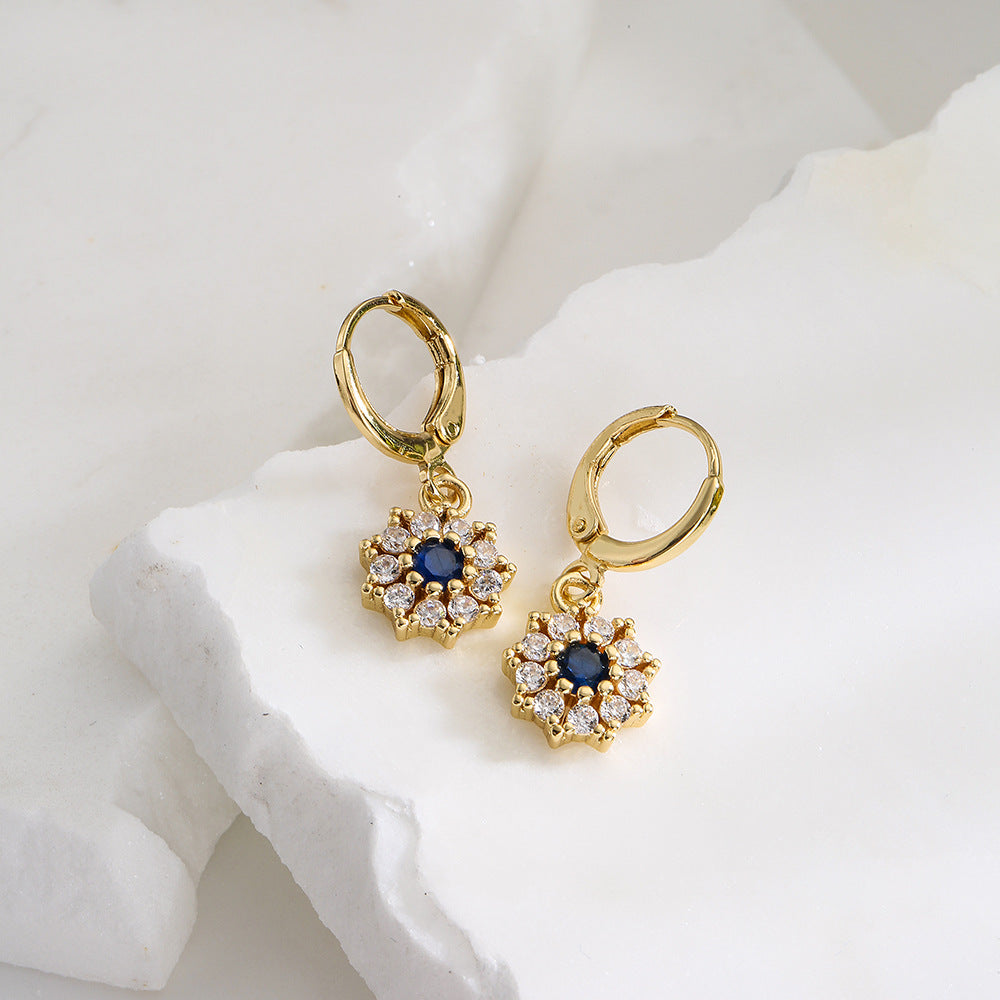 Orecchini pendenti floreali minimalisti da donna in rame con placcatura in oro 18 carati e intarsio di zirconi cubici