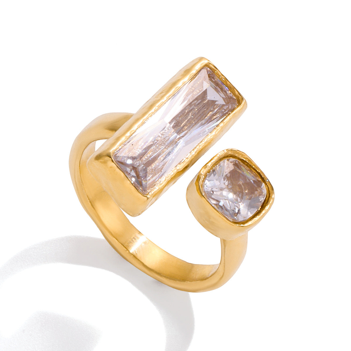 Anillo minimalista geométrico de acero inoxidable con incrustaciones de diamantes de imitación enchapado para mujer
