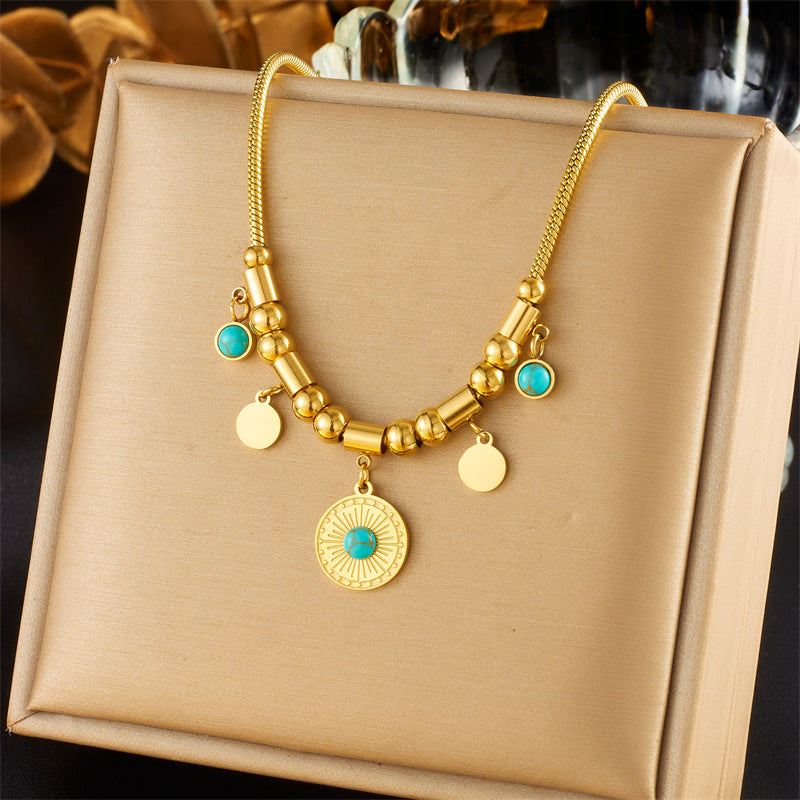 Collar con colgante de mariposa, corazón y estrella de perlas de estilo étnico vintage en acero inoxidable con incrustaciones de diamantes de imitación y acabado chapado