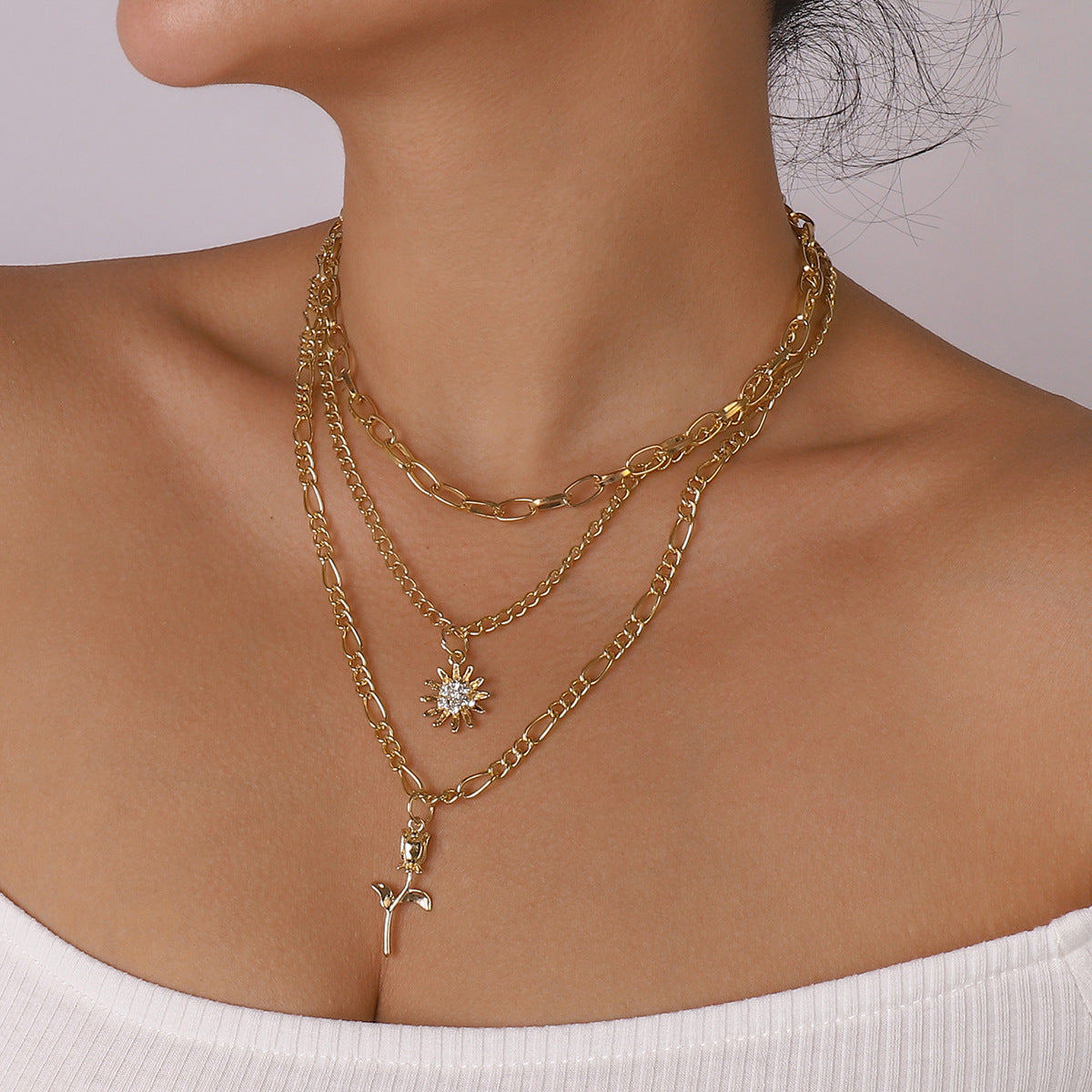 Collana con ciondolo a forma di cuore e farfalla in lega con intarsio di strass e finitura smaltata, stile catena a serpente per donna